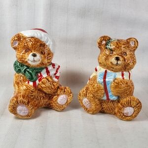 Christmas Teddy Bears Salt & Pepper SHAKERS Santa Hat Candy Canes Gift Scarf
